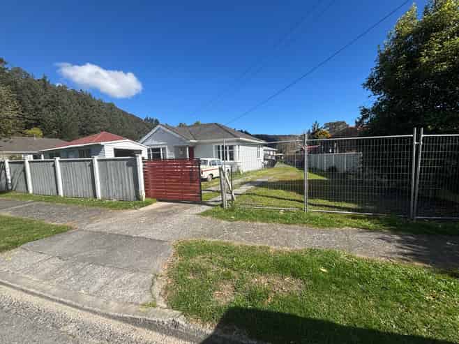 34 Poole Crescent, Wainuiomata