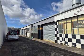 Functional industrial unit with parking