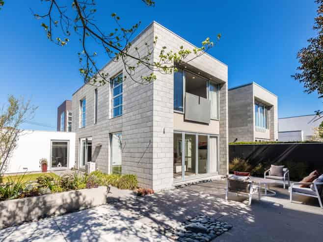 9 Cox Street, Merivale
