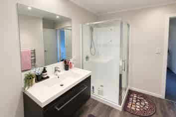 6 Bowery Lane, Chartwell