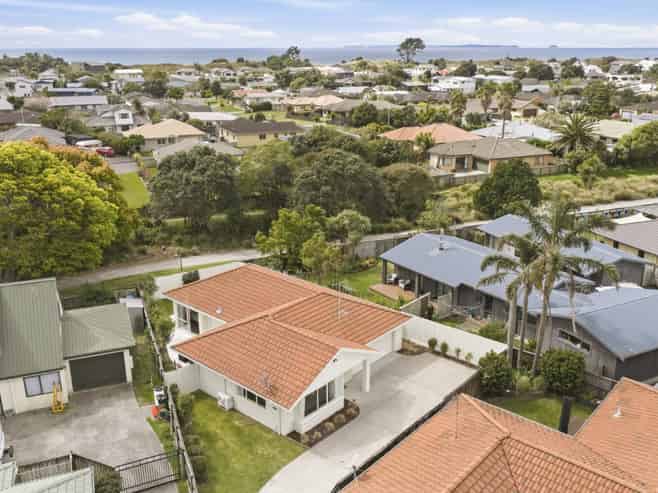 7 Reef Avenue, Papamoa Beach
