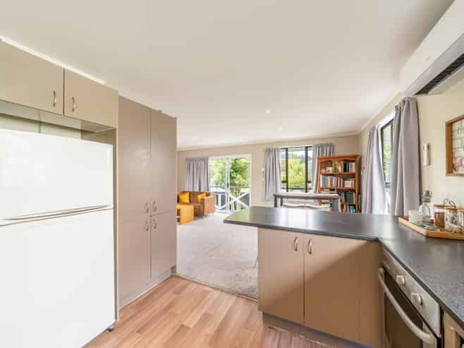 2/79 Molesworth Street, Taita