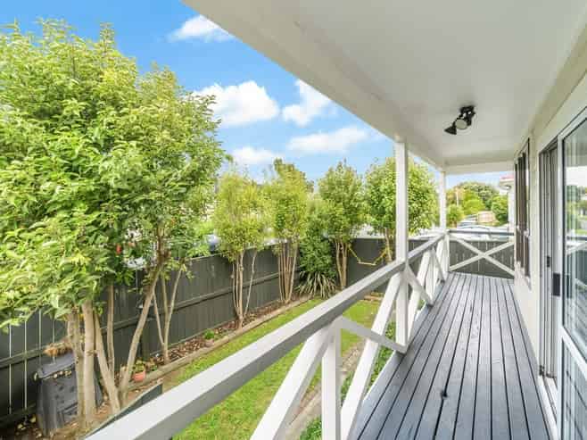 2/79 Molesworth Street, Taita