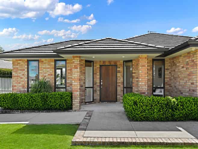 44 Wiltshire Drive, Huntington