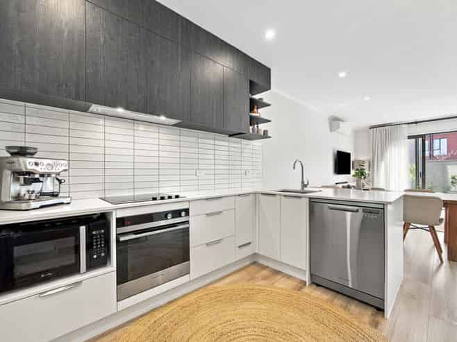 8 Roundel Crescent, Whenuapai