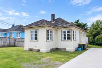 118 Reynolds Street, Taita