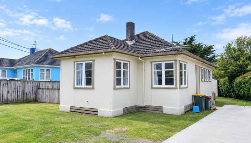 118 Reynolds Street, Taita