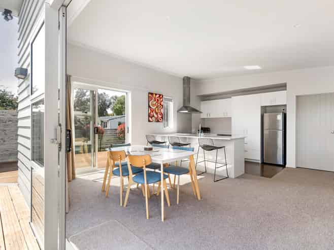 32 Sackville Street, Martinborough