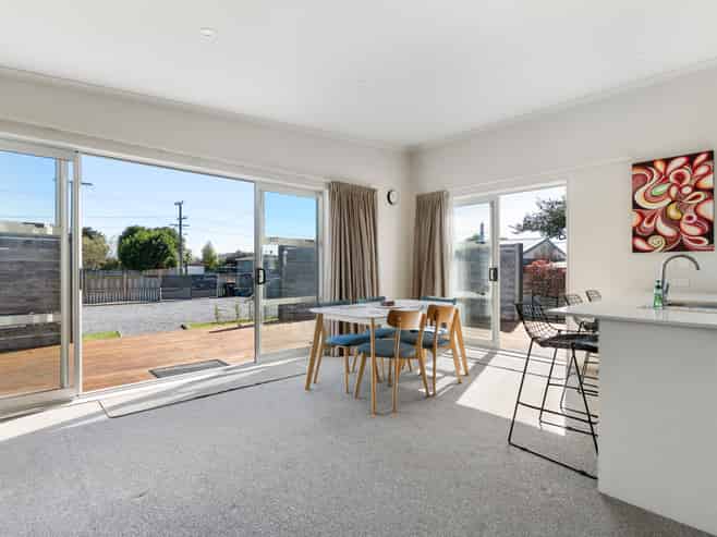32 Sackville Street, Martinborough
