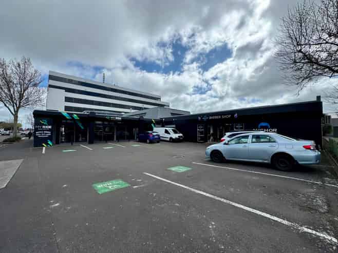 High Profile Showroom With Impact