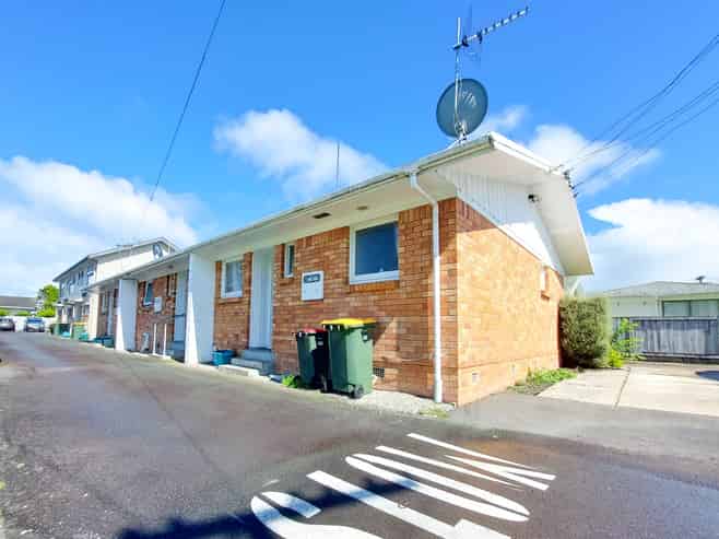 1/33 Greensboro Street, Hillcrest