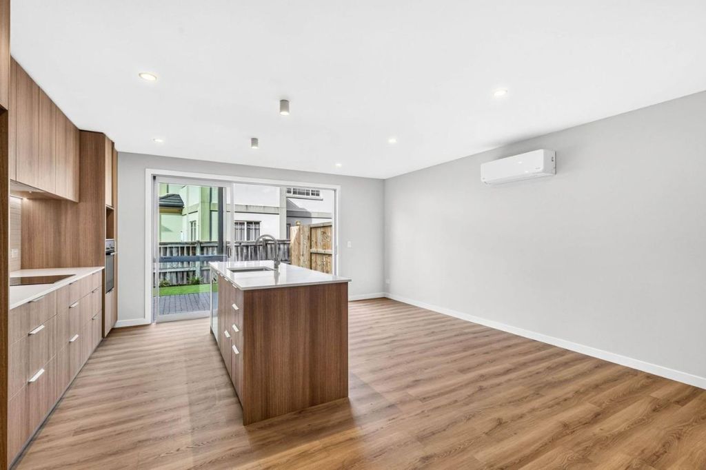 Brand New & Ready To Move In 3
