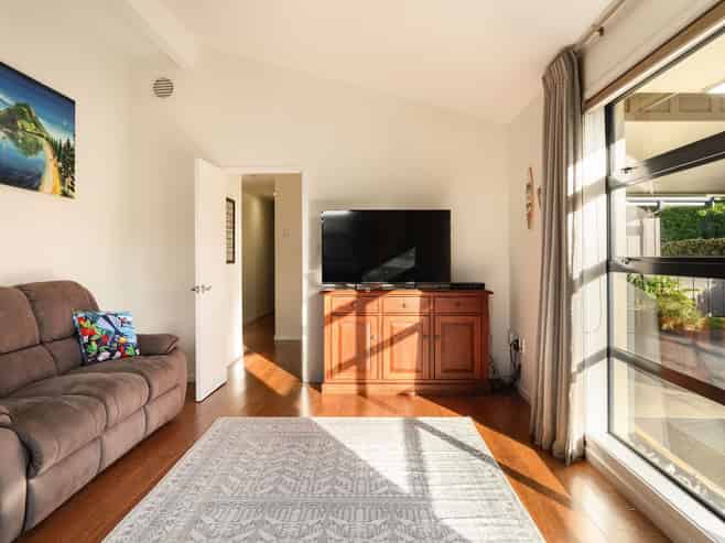 64 Manuwai Drive, Matua