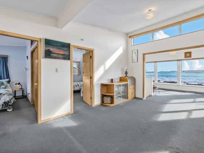 20 Sunset Parade, Plimmerton