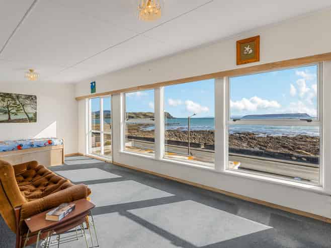 20 Sunset Parade, Plimmerton