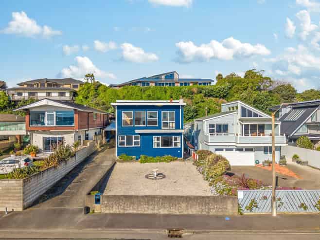 20 Sunset Parade, Plimmerton