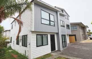 14B Gulf Crest, Bucklands Beach