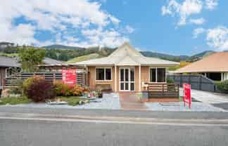 81a Kingsford Drive, Stoke