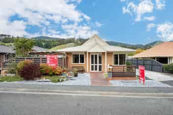 81a Kingsford Drive, Stoke