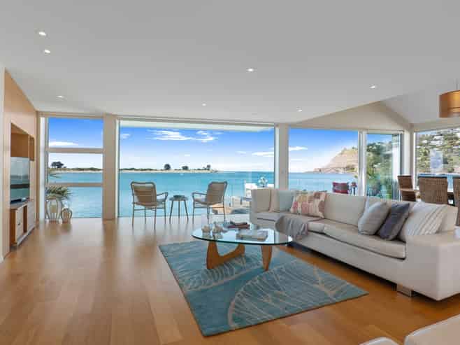 117 Main Road, Redcliffs