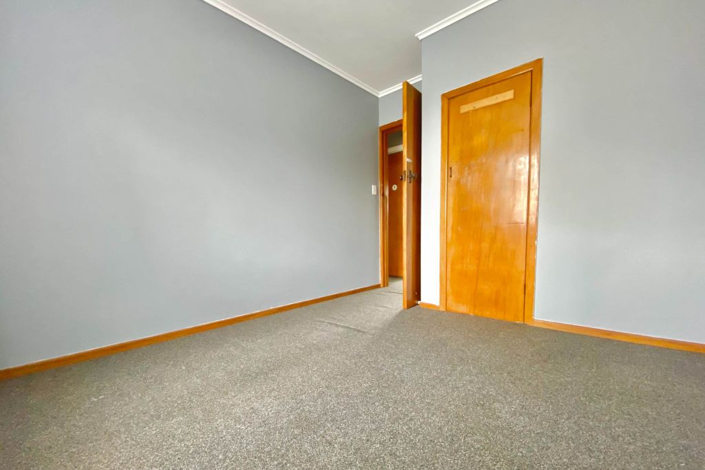 Central to Pukekohe high street and local schools 5