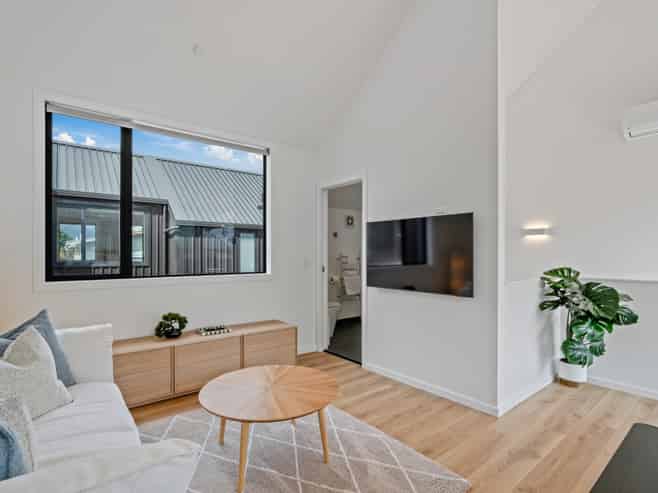 6 Sterling Lane, Queenstown Hill