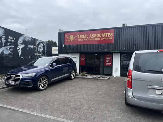 Office/Storage Close to City