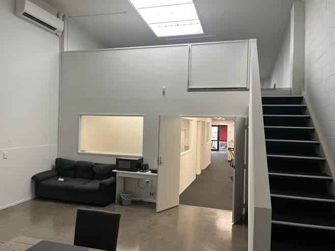 Office/Storage Close to City
