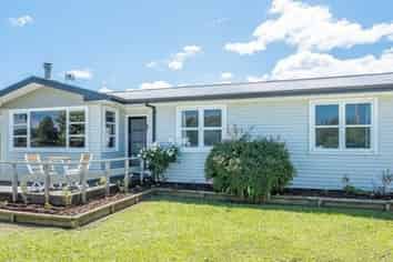21 Mazengarb Rd, Paraparaumu Beach