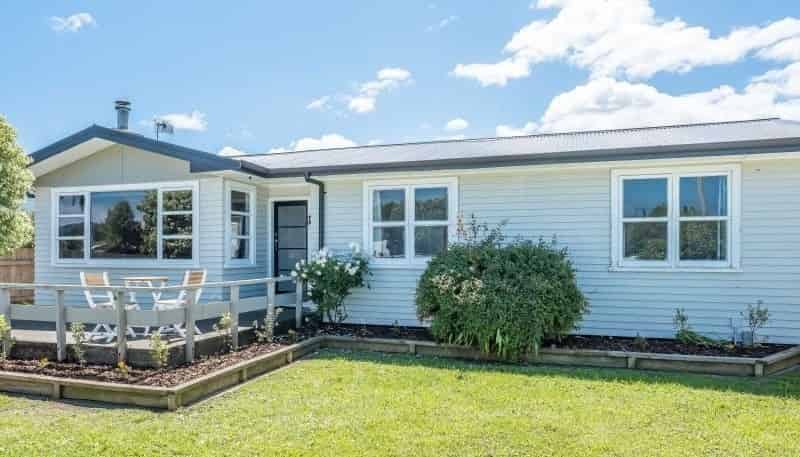 21 Mazengarb Rd, Paraparaumu Beach