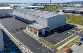 Brand-New Hornby Warehouse