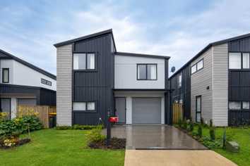 64 Jacks Landing Drive, Hamilton Lake