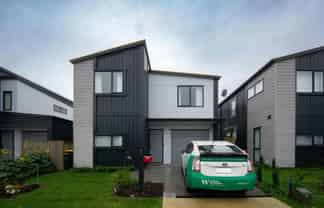 64 Jacks Landing Drive, Hamilton Lake