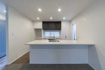 64 Jacks Landing Drive, Hamilton Lake