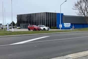 High-Profile Offices Beside The Airport