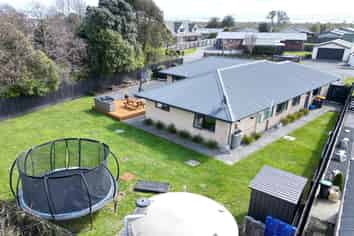  21 Ogilvie Road, Gladstone