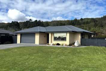  21 Ogilvie Road, Gladstone