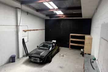 Functional Glendene Industrial Unit