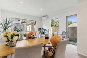 8/3 Matuhi Rise, Henderson