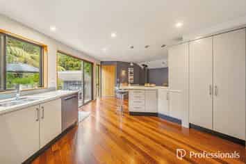 40 Crest Road, Akatarawa