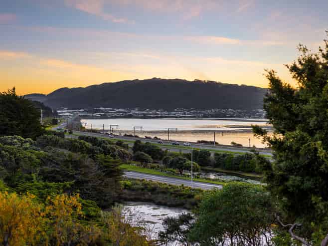 7 Ayr Place, Papakowhai
