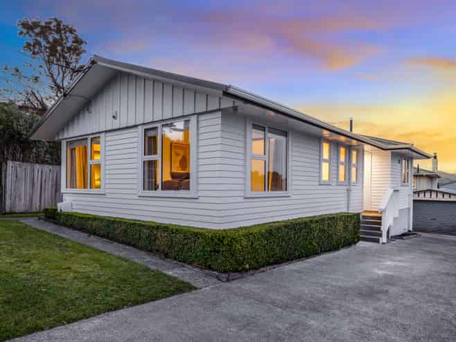 25 Beazley Avenue, Paparangi