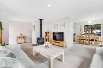 2/10 Tallington Crescent, Torbay
