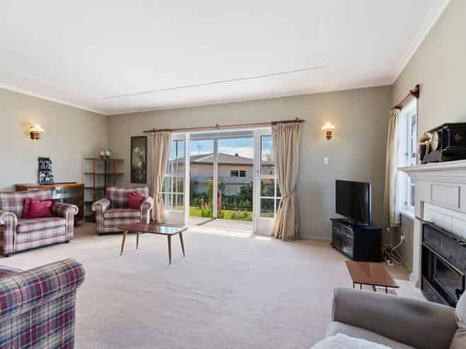 16 Hogg Crescent, Masterton
