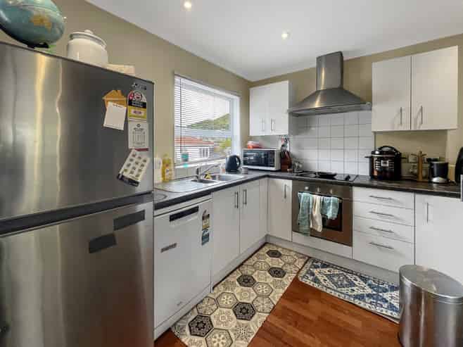B/3 Woodhouse Avenue, Karori