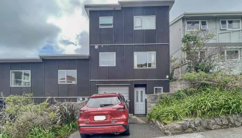 B/3 Woodhouse Avenue, Karori
