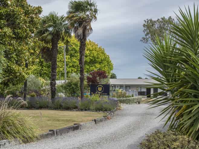Freehold going concern Motel investment