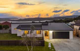 1 Greenstone Place, Aotea