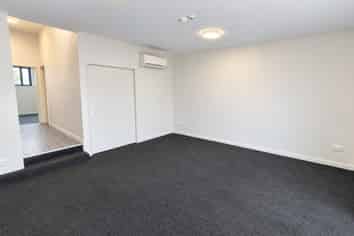 2/82 Riccarton Road, Riccarton