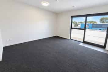 2/82 Riccarton Road, Riccarton